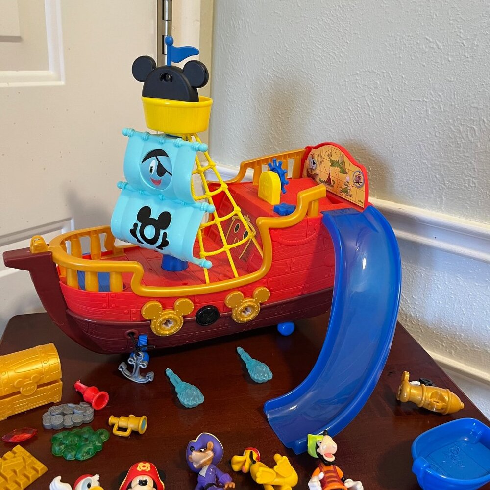 Disney Junior Mickey Mouse Funhouse Treasure Adventure Pirate Ship - Picture 5 of 10